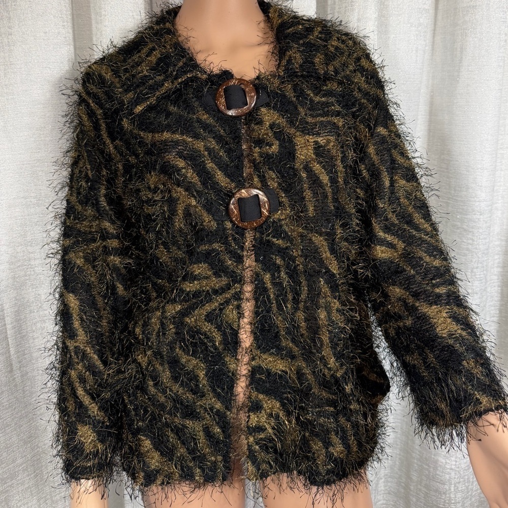 Emma G XL Black & Gold Fuzzy Jacket Textured Shaggy Knit,Wood Buckle - Picture 3 of 6
